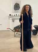 Arabel Lebrusan Art Performance A black umbilical cord 1